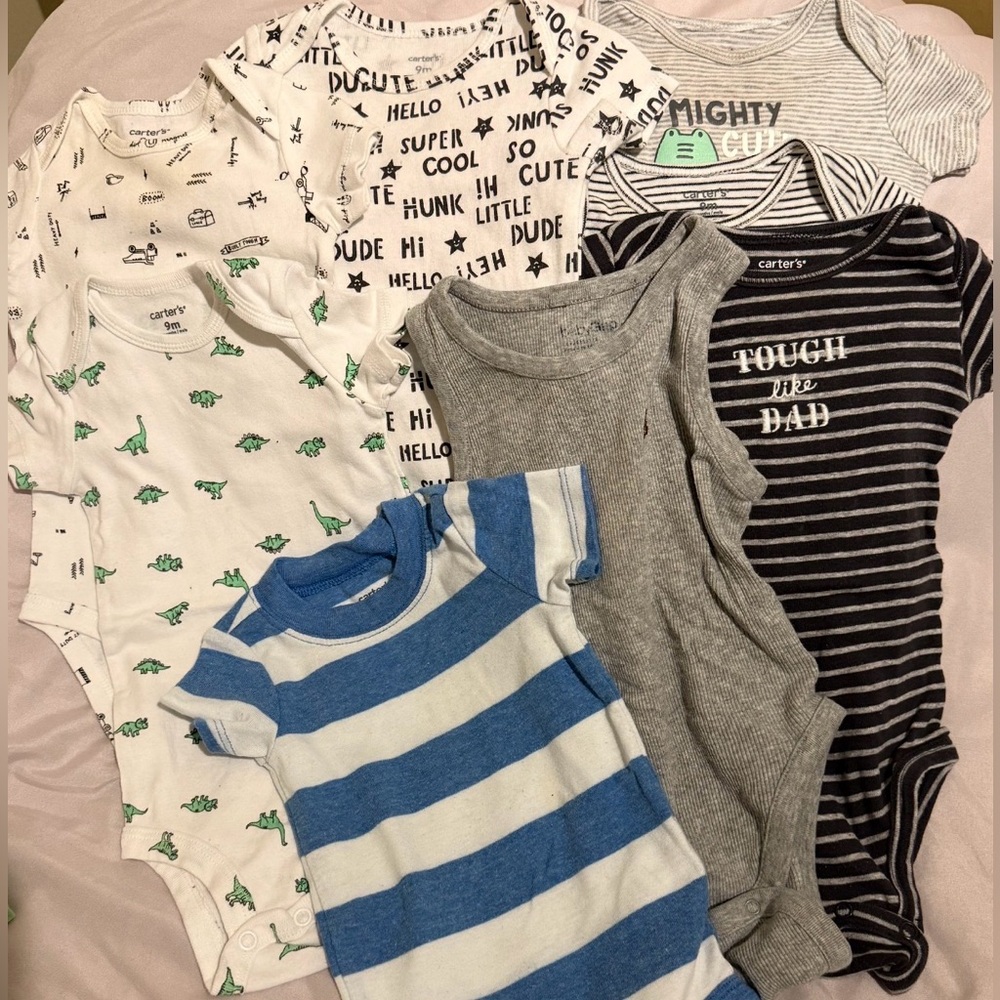 Carter’s Onesies 9m